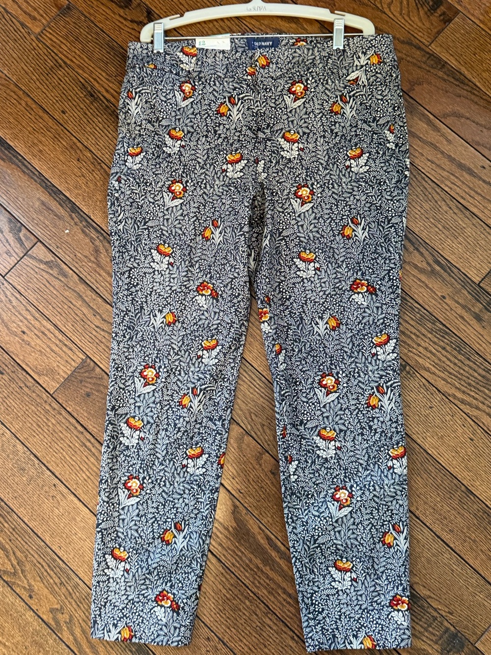 Old Navy Navy Floral Pixie Ankle Pants with Red and Yellow Accents